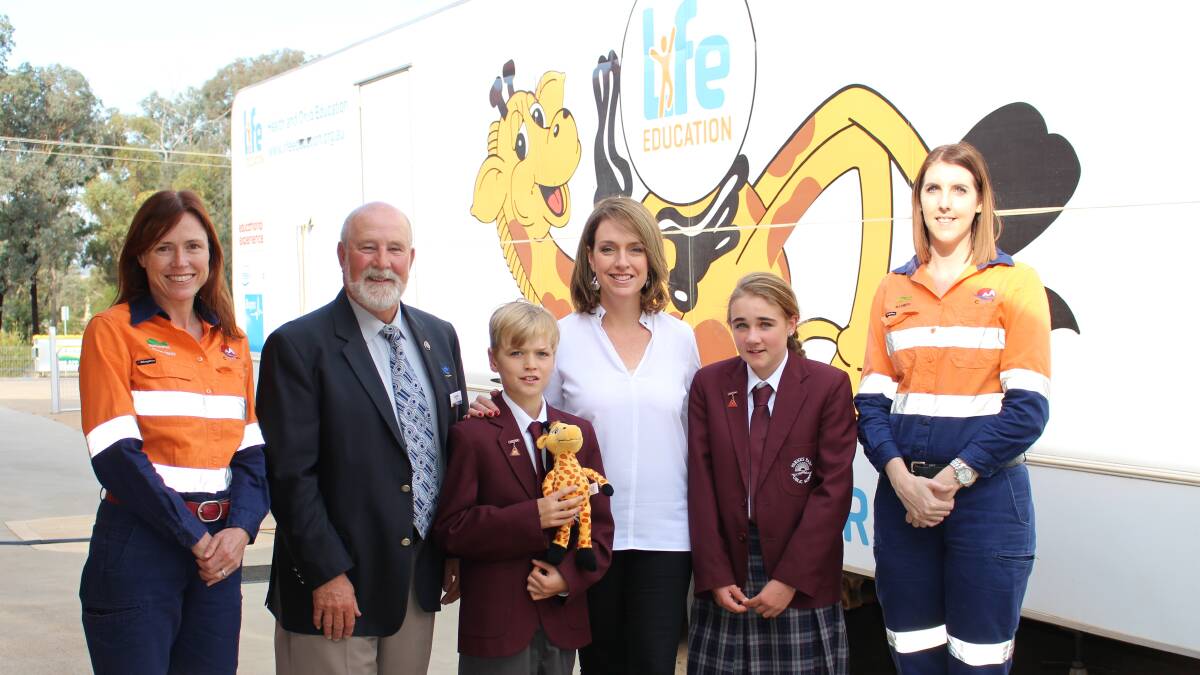 HEALTHY PARTNERSHIP: Justine Fisher, (Community & External Relations Northparkes Mines), Mayor Ken Keith, Parkes East Captains Archi Rix and Madeline Blackstock, (centre) Kellie Sloane (CEO of Life Education NSW) and Ali Creith (Advisor Community and External Relations, Northparkes Mines). 