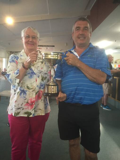 Lynne Guise and Robert Hey claimed the 2017 Parkes Golf Club Mixed Foursomes Championship.