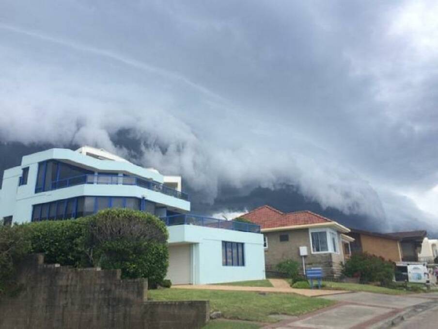 Thunderstorm brewing at the Entrance on the Central Coast. Photo: Julie (@msjuju8) / Twitter
