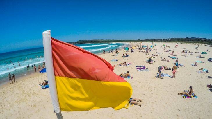 Surf Life Saving NSW has warned beachgoers to take care and avoid the sun during the hottest parts of the day. Photo: Dallas Kilponen