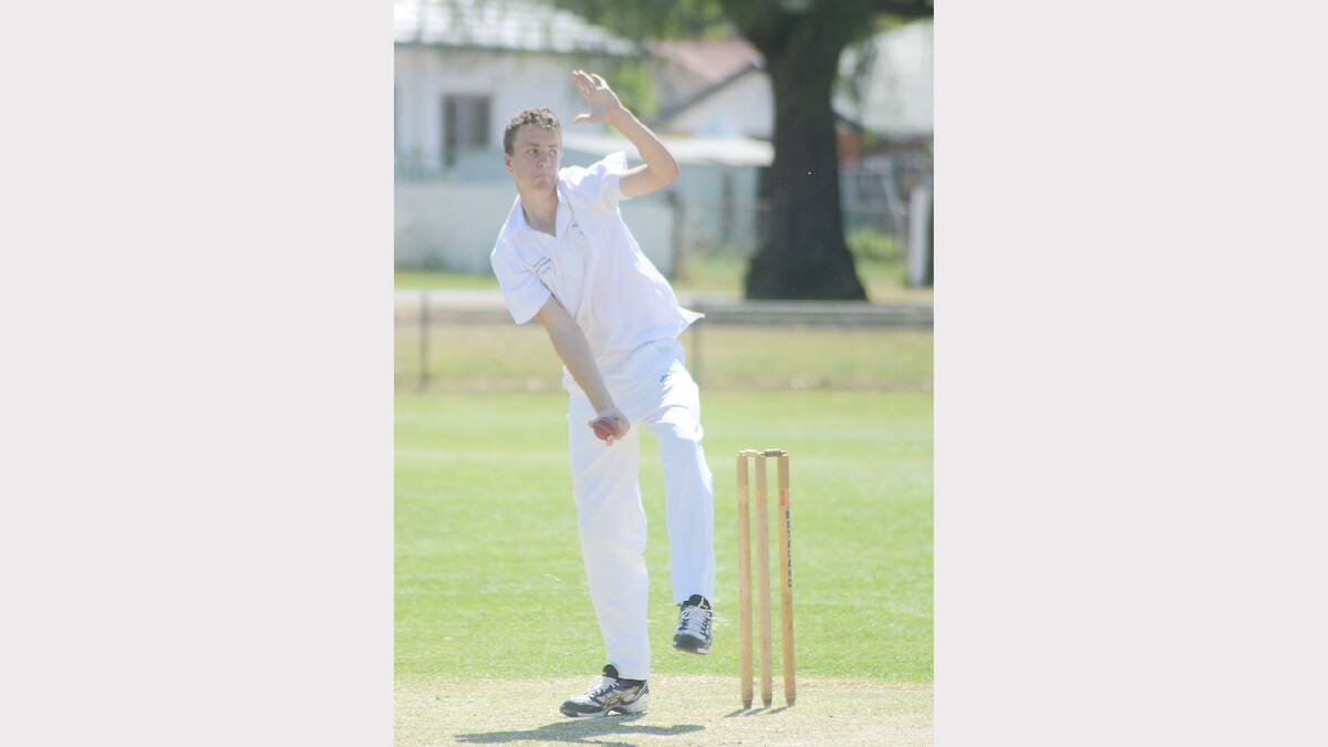 James Mackenzie sends a delivery down in an Under 14s match.
Photo: Renee Powell 1014U14_2388