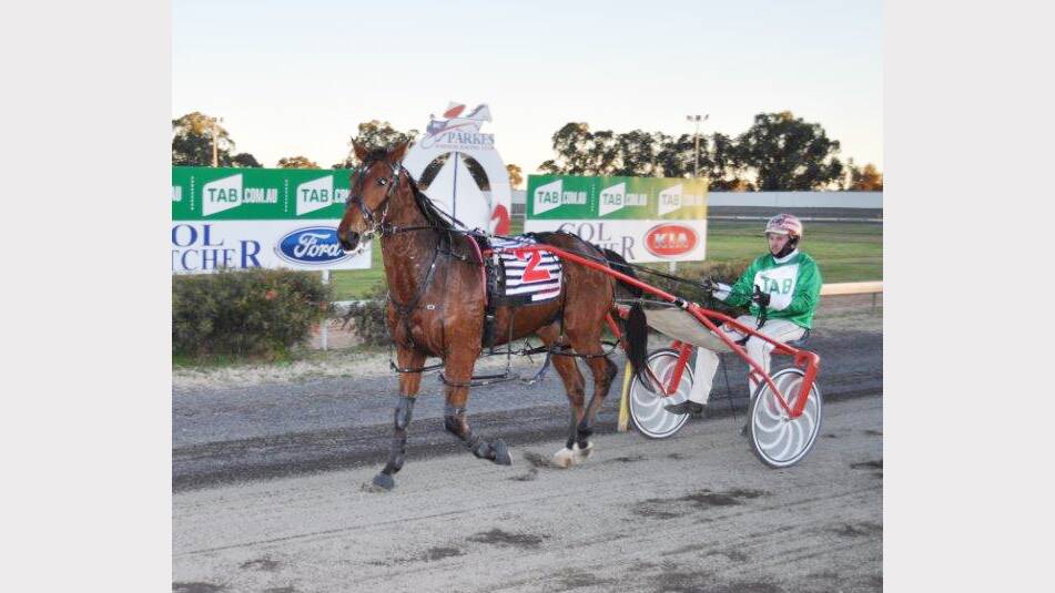 Murray Sullivan enjoyed a good night out at Parkes Paceway’s last meeting. sub 