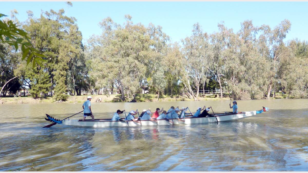 Parkes people are being invited to join in the fun of dragon boating which is held regularly and provides wonderful exercise.