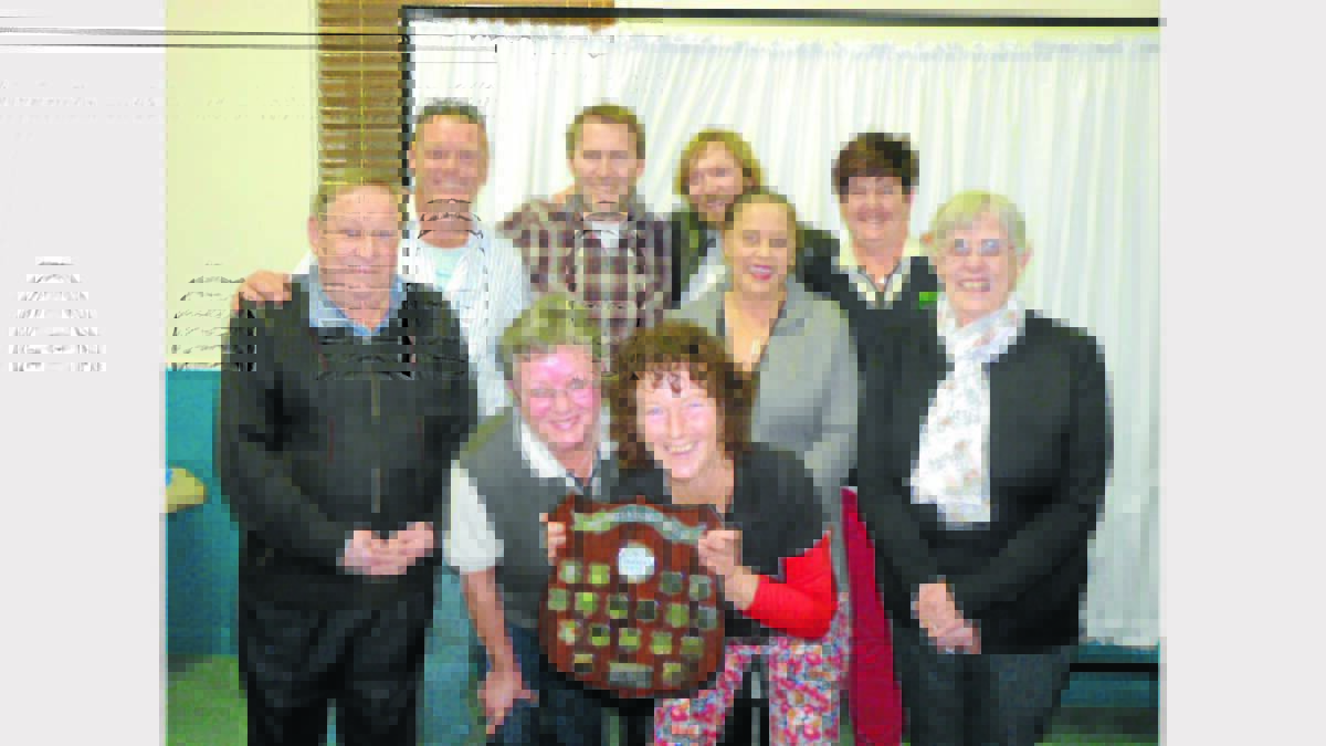 Don Smith Memorial Day winners Glynis Conroy and Cathy Kelly (front) were joined by members of the Smith family, from left - Darrell Smith, Garry Davidson, Martin Dempsey, Thomas Dempsey, Rebecca Davidson, Judy McCabe (sponsor) and Jenny Dempsey. sub