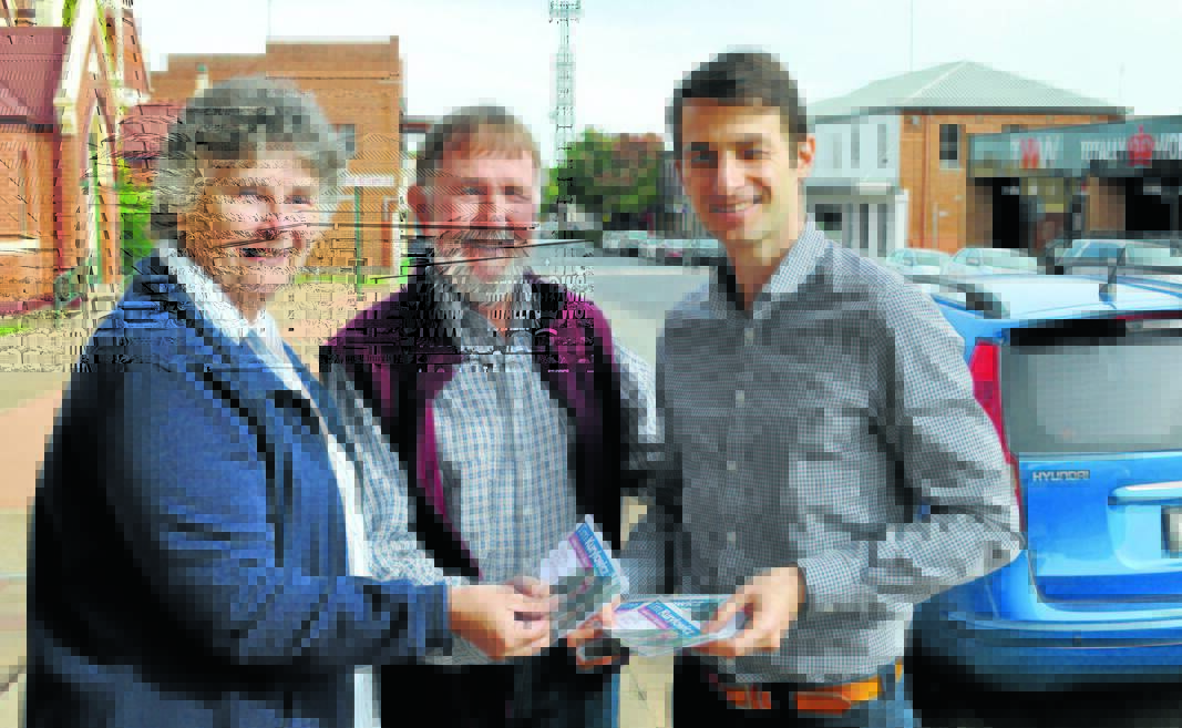 Parkes residents, Kath and Terry McCleary met the ALP’s Tim Kurylowicz.  
