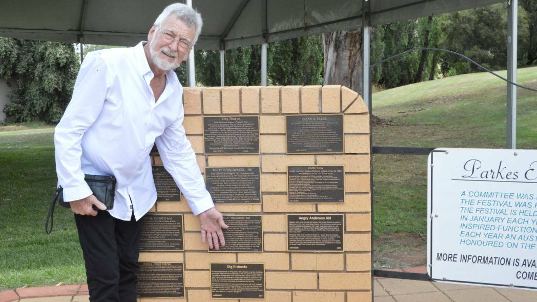 Parkes man Doug Richards proudly stands by the plaque dedicated to his big brother and 1960s rock and roll sensation Dig Richards.