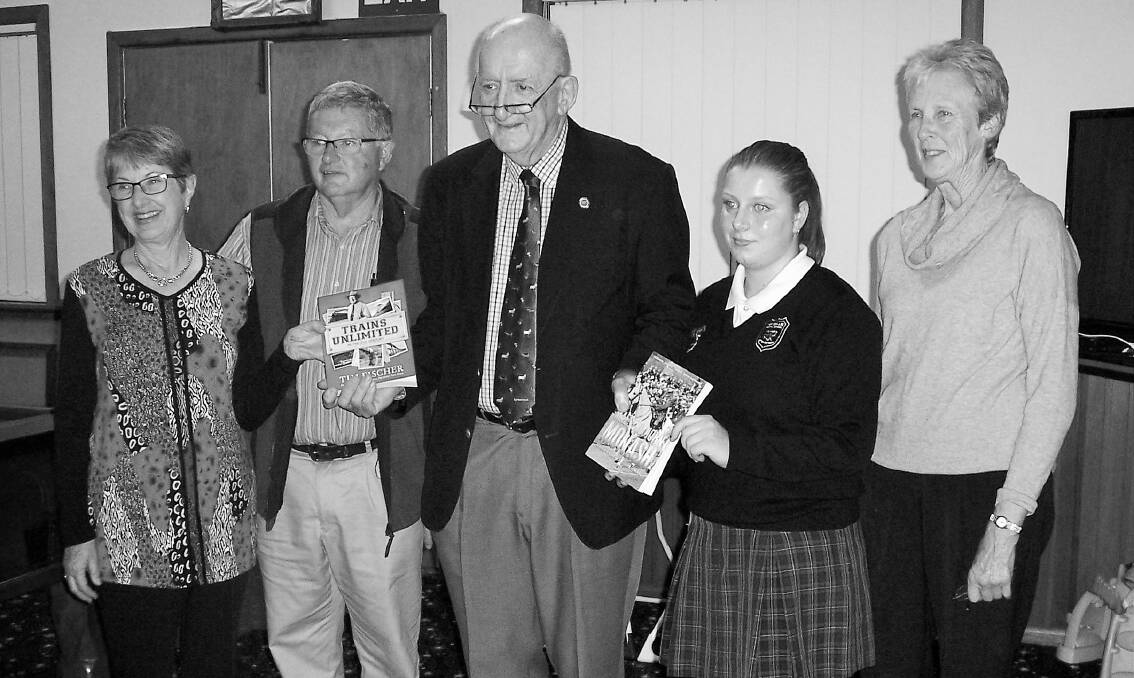 Jane Medcalf, Mayor of Lachlan Shire John Medcalf, Tim Fischer and School Captain Amy-lee Wilson and Laurie Fishpool.