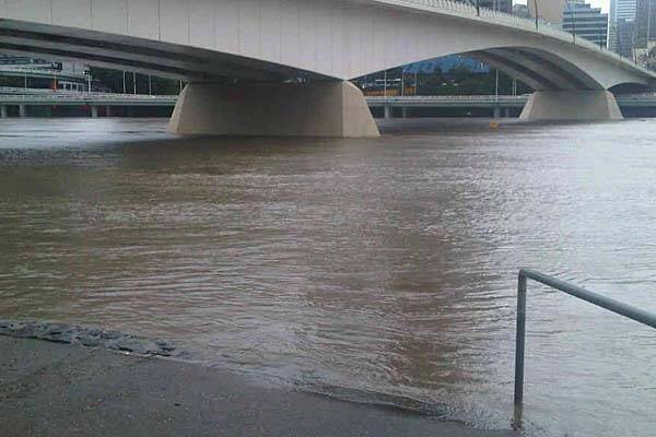 Brisbane prepares for worst flood in 118 years