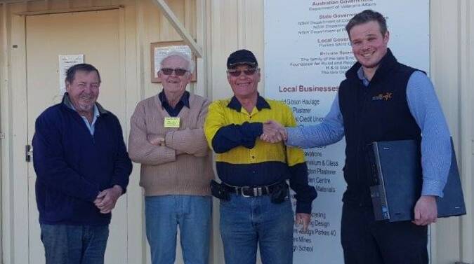 Parkes Men’s Shed members Councillor George Pratt, Roly Pengilly and Tony Vickers with Council’s Network & Systems Support Officer Kurt Rosser. 