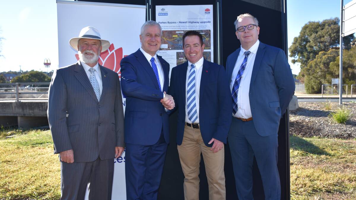 Parkes Shire Mayor and Chair of the Newell Highway Task Force Cr Ken Keith OAM, Roads and Maritime Service Director Western Region Alistair Lunn, NSW Minister for Regional Transport and Roads Paul Toole and Deputy Prime Minister Michael McCormack. 