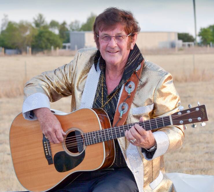 Barry Green will be the featured performer at this Sunday's Parkes Country Music Association June Muster.