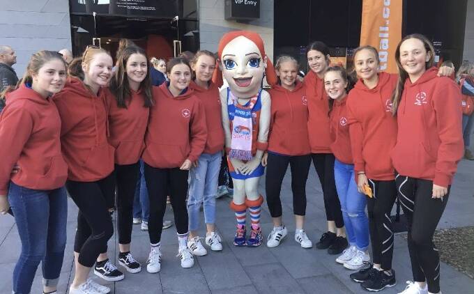 Last Friday a contingent of 42 representatives of Parkes District Netball Association, including 30 players, coaches, managers, primary carers and parents travelled to Sydney for the State Age championships in Concord. 