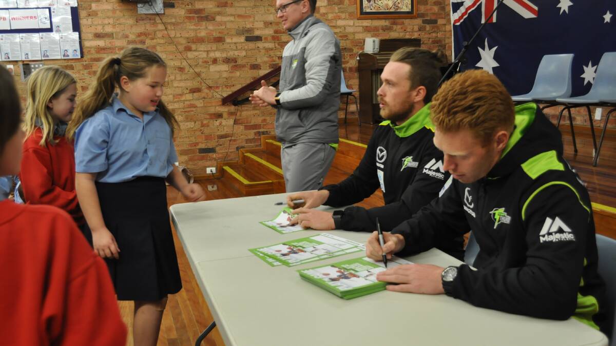 Sydney Thunder players and Australian cricketers Ryan Gibson and Liam Hatcher  visited Middleton Public School in August. The Sydney Thunder Van will be at the Junior Cricket Gala Night next Friday, September 28.