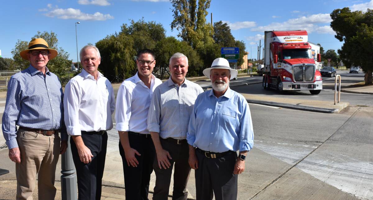 NO MORE CONGESTION: Cr Bill Jayet, General Manager Kent Boyd, Wes Fang MLC, Riverina MP Michael McCormack and Mayor Ken Keith OAM.