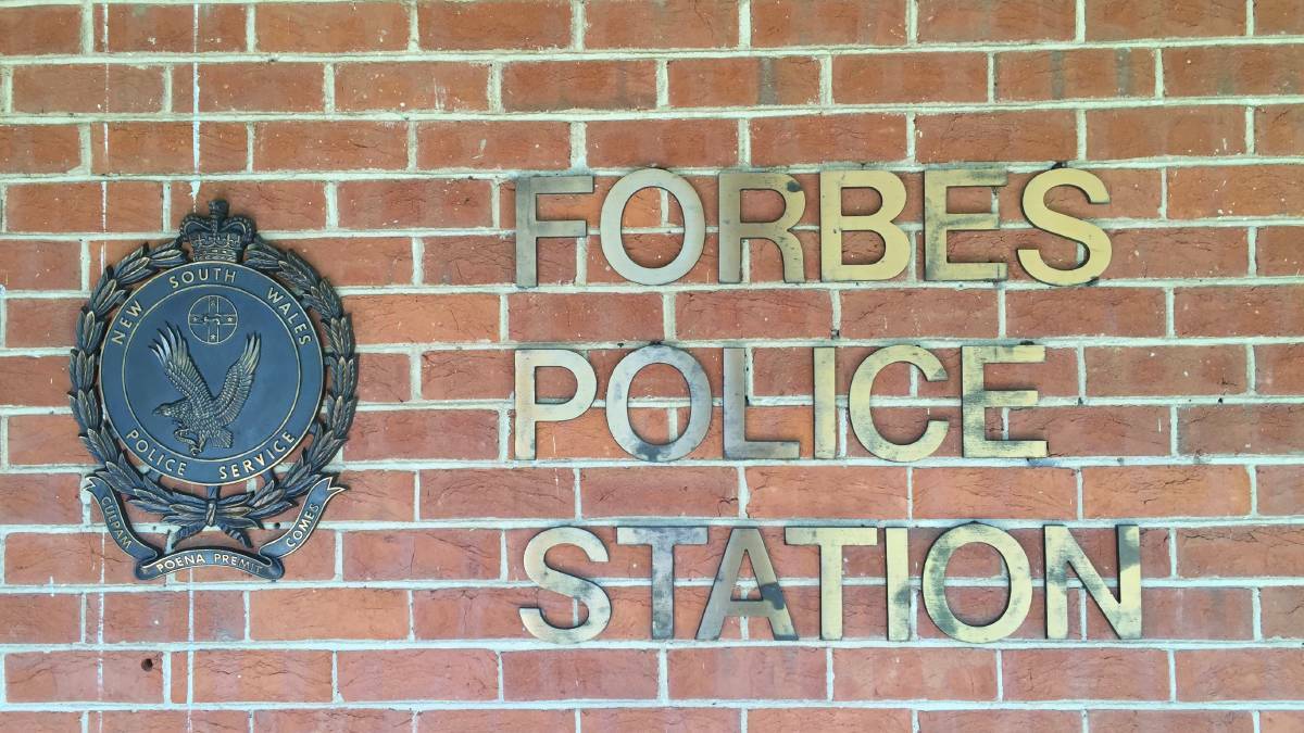 Teen charged over alleged armed robbery at Forbes supermarket