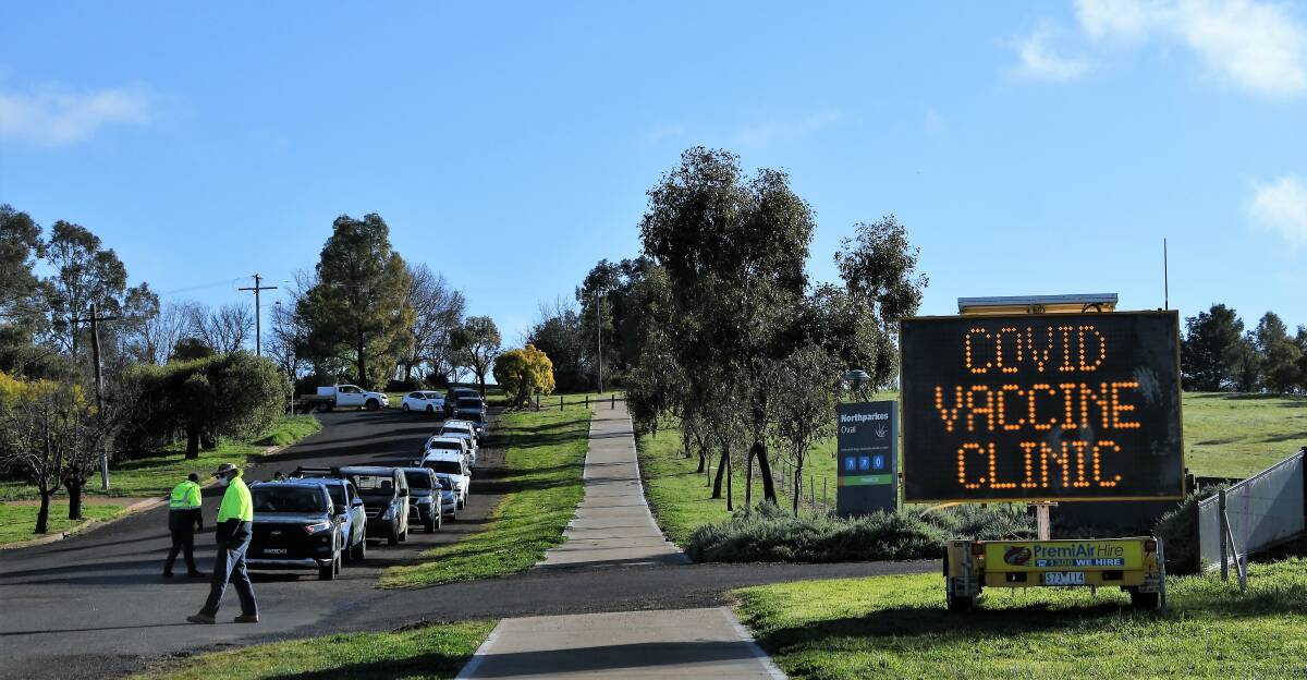 More than 1200 Parkes residents queued for the chance to get vaccinated against COVID-19 at a walk-in clinic and our vaccination rate has jumped in the week since.