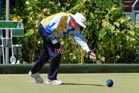 Geoff Freeman on the Parkes Bowling and Sports Club greens in beautifully sunny conditions. Picture by Jenny Kingham