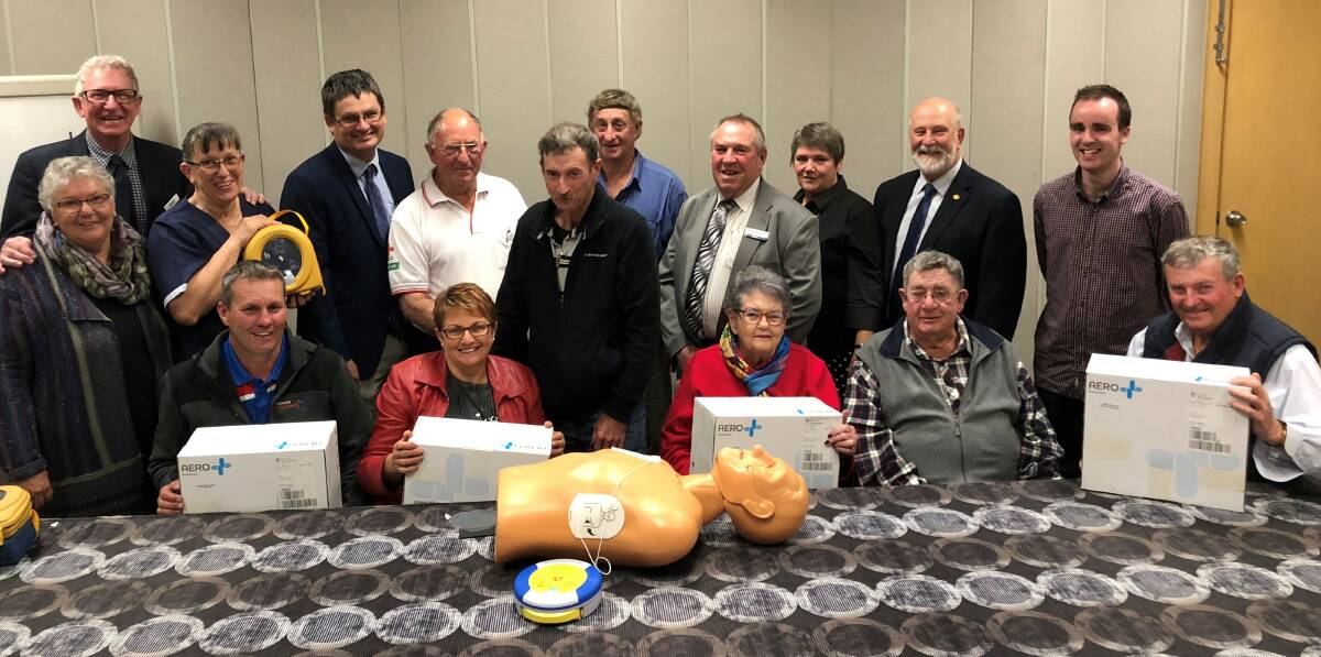 Representatives from five local sporting clubs joined Councillors and Council staff at a recent AED training session delivered by the Red Cross.