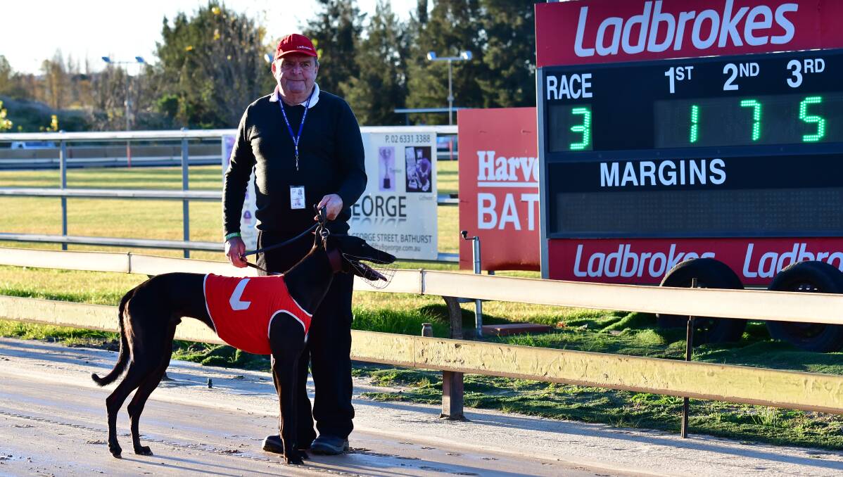 Greg Mcalister's Alabama Bound started the ball rolling for the Cowra contingent at Bathurst on Monday.