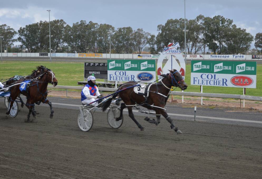 JUST OFF TARGET: Parkes' Brett Hutchings aboard SHEZ ON TARGET, who placed second in the third heat of the Rio Meteor Series at Parkes Harness Racing Club. Photo: Kristy Williams.