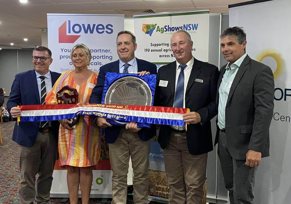 The Hon Dugald Saunders MP with state winners Mandy and Rob Taylor, Brendan Munn of Lowes Petroleum and Ivan Truscott of Suncorp. Image supplied.
