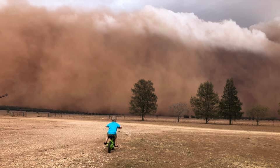 POOR VISION: Dust storms and bushfire smoke blanketed Parkes and Trundle for much of the summer with air quality often rated as 'very poor' or 'hazardous' by the NSW Govenment. Photo: EMMA MORRISON