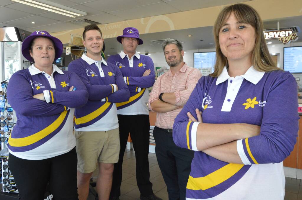SIGN UP: Robyn Loveridge (right), her team mates Anita Stein, Evan Reid and Daniel Francis, and Cancer Council’s Orange NSW Community Relations Coordinator Brendon Argyle are urging more teams to sign up for the Parkes Relay for Life. Photo: Christine Little