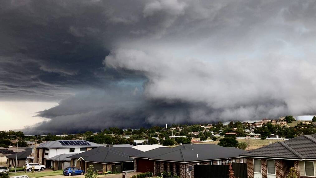 EERIE: This photo was taken from Hydrangea Avenue in Parkes of the storm supercell approaching the town on January 2. Photo: Dane Hendry