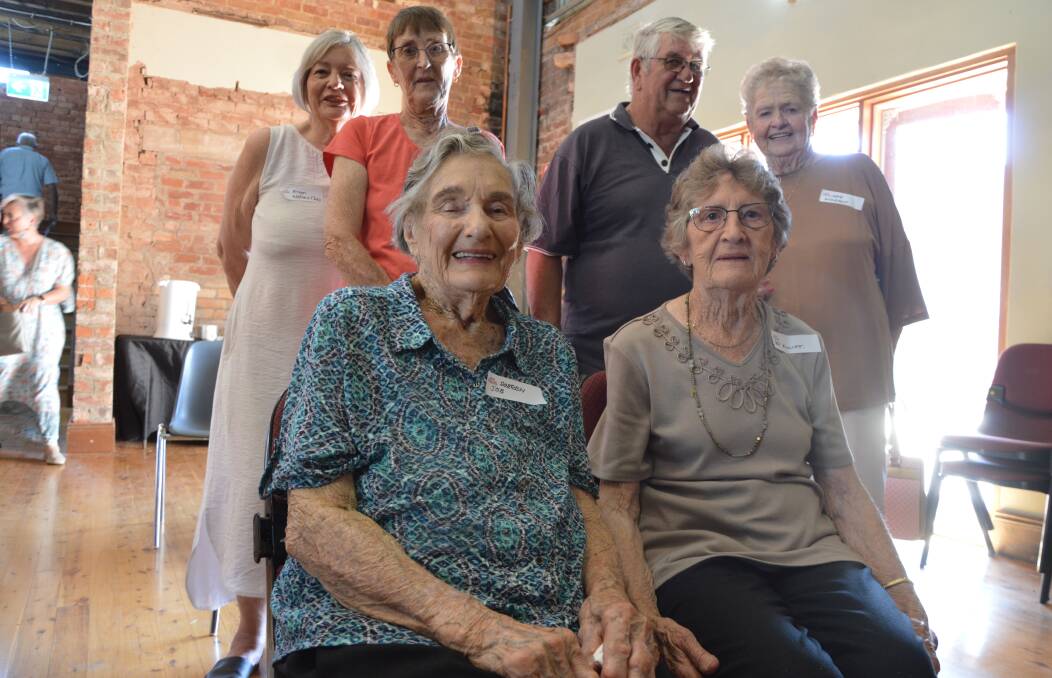 Doreen Job with her first cousin Beverley Elliott, nee Hoy (front), and (back) daughter Alison Wallace (nee Job) now of Bathurst, Robyn Job and nephew Col Job both of Inverell, and cousin June Windred (nee Gallagher) now of Penrith, at the Carrington on Saturday. Picture by Christine Little