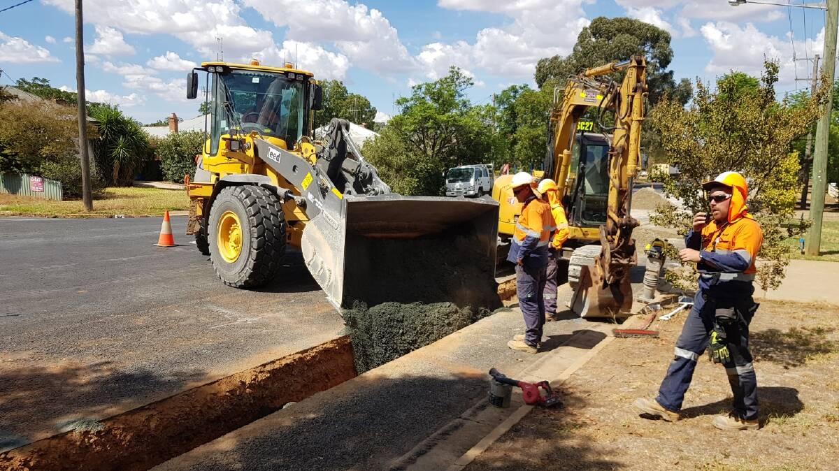 UPDATE: The construction of the new Recycled Water Rising Main in Parkes will continue along Currajong Street from Mitchell Street to the Newell Highway and at Kelly Reserve this week.